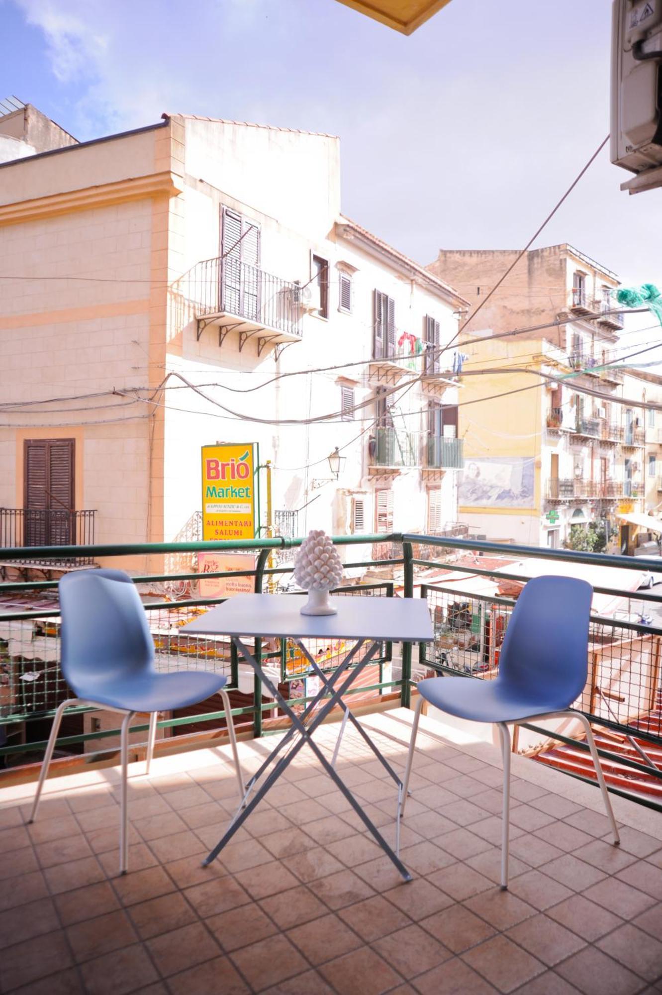 Le Finestre Su Ballaro Palermo Exterior photo